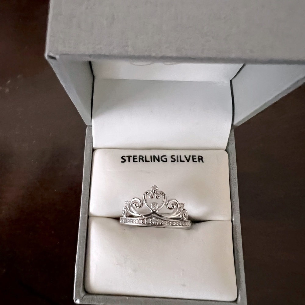 Sterling silver and 1/10ct diamond royal crown ring